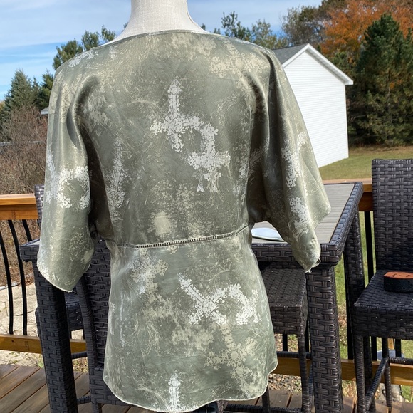 Womens Calvin Klein Funky CROSS Silky Top! ✝️ STUNNING! 🎄Large Must See! - Picture 3 of 14